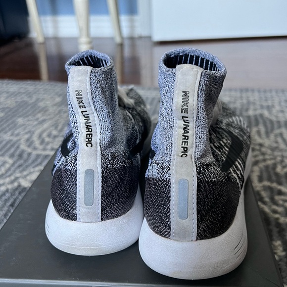 Nike size 7 Lunar Epic Sneakers - Picture 3 of 6